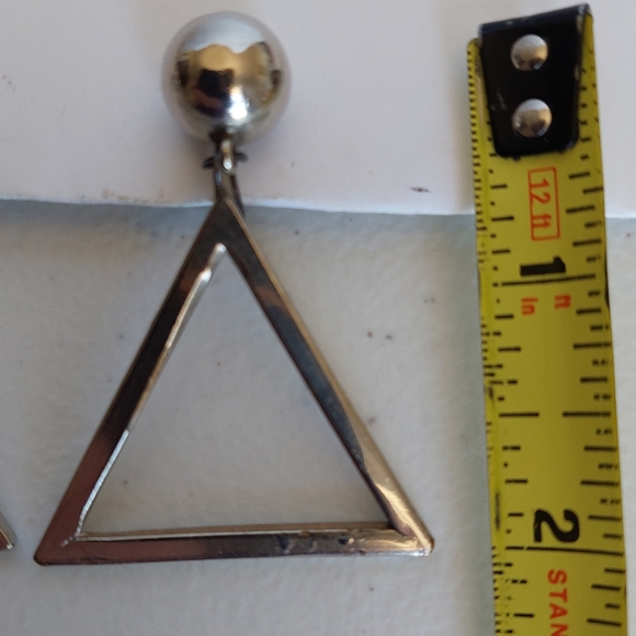SOLD Vtg Silver Toned MCM Dangle Large Triangle Clip On Earrings - Picture 4 of 5